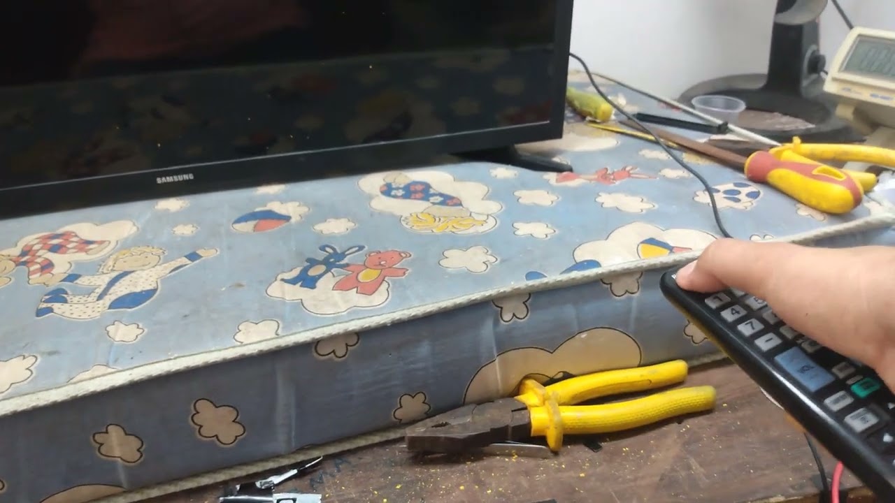 tv Samsung com a tela invertida ( de cabeça para baixo) resolvido.