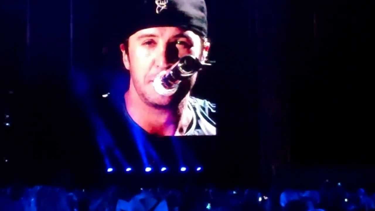 Luke Bryan - Boyfriend/Easy/Someone Like You/Faithfully/Country Boy Can Survive/Do I Piano Medley