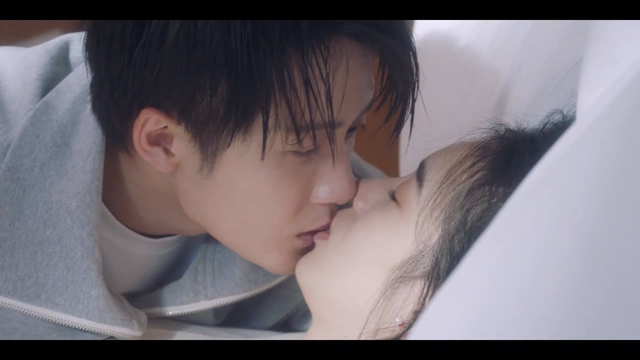 【Multi Sub】He wanted to have sex with her, while her brother is just outside the room😯