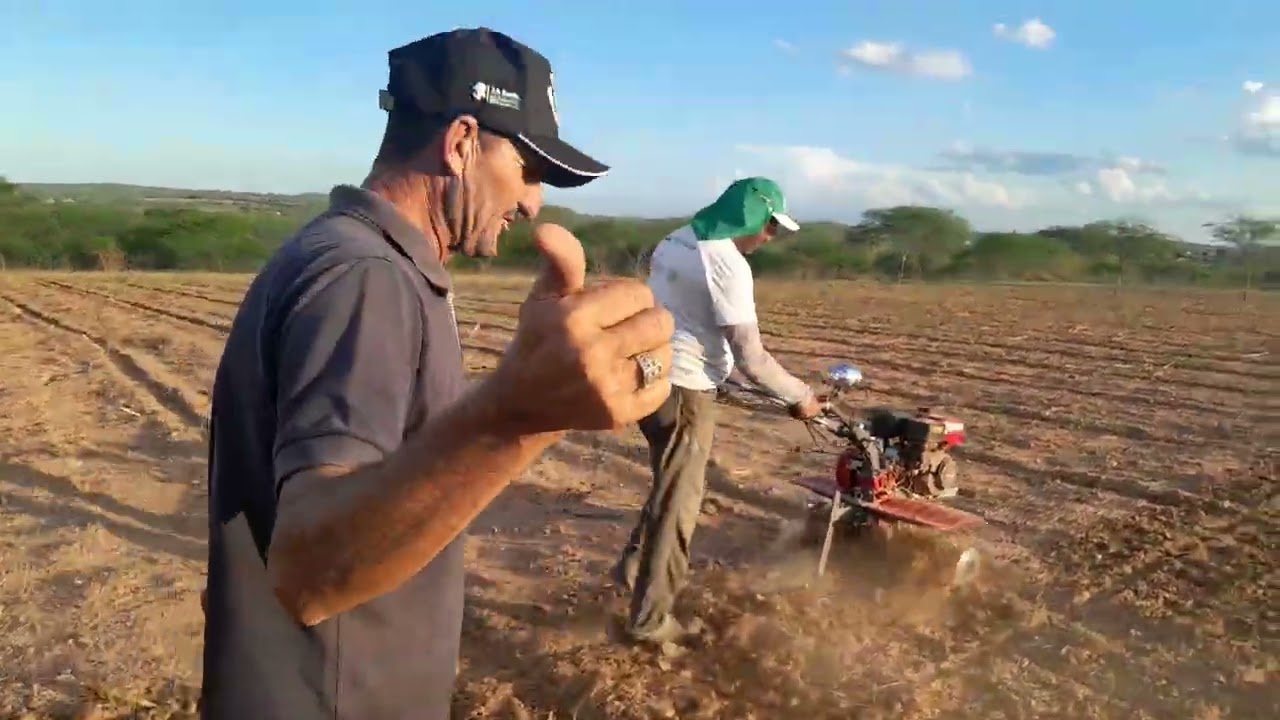 Benedito faz uma visita a seu amigo calebre 