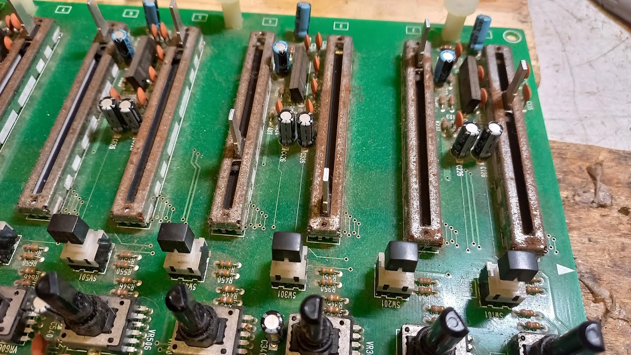 YAMAHA EMX2000 part 2  repair