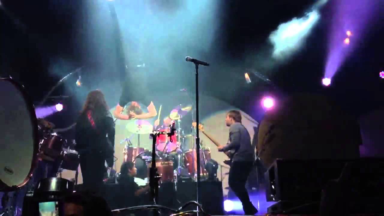 Dan Reynolds Dives into Crowd - Imagine Dragons
