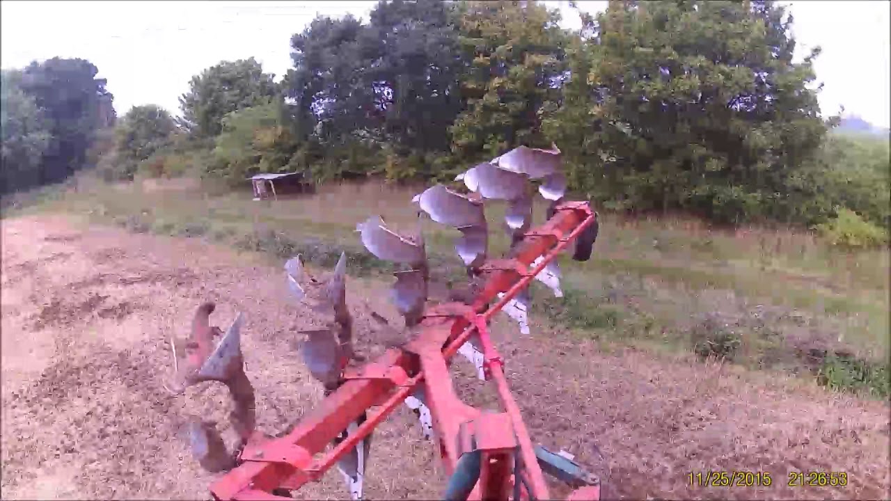 JCB Fastrac 7270 ploughing