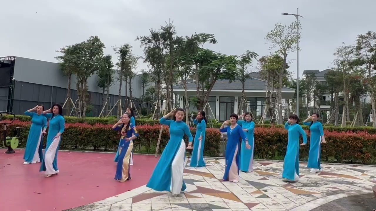 lời thì thầm mùa xuân/ nhóm Zumbalove😍 ngã 5 bưu điện vinh
