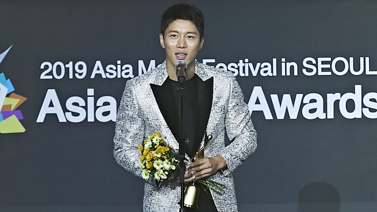 Um Mun Suk - Rising Star Award winner Asia Model Festival 2019