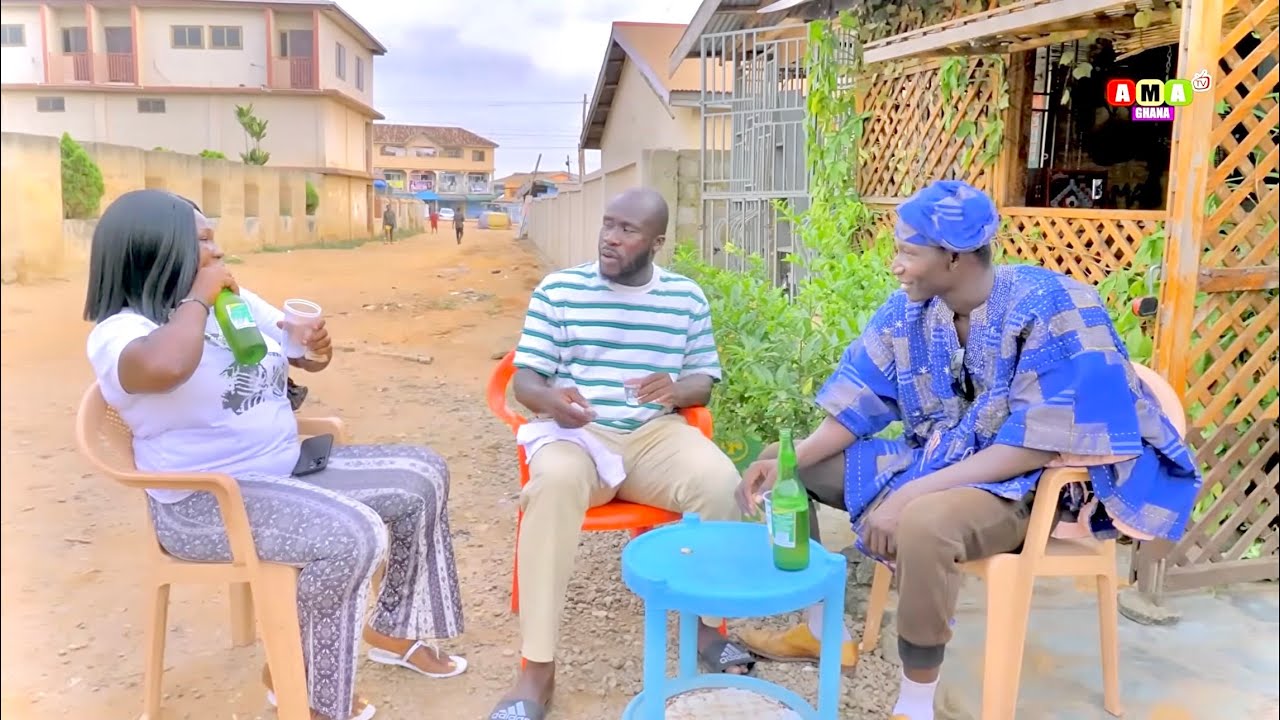 MR AKOHWIE CRACKING BOTTLES AT BEER 🍺 BAR 😂😂 SLEPT EMPTY STOMACH AFTER😂😀ft BERNICE ✌️OPOKU BILSON💥SH