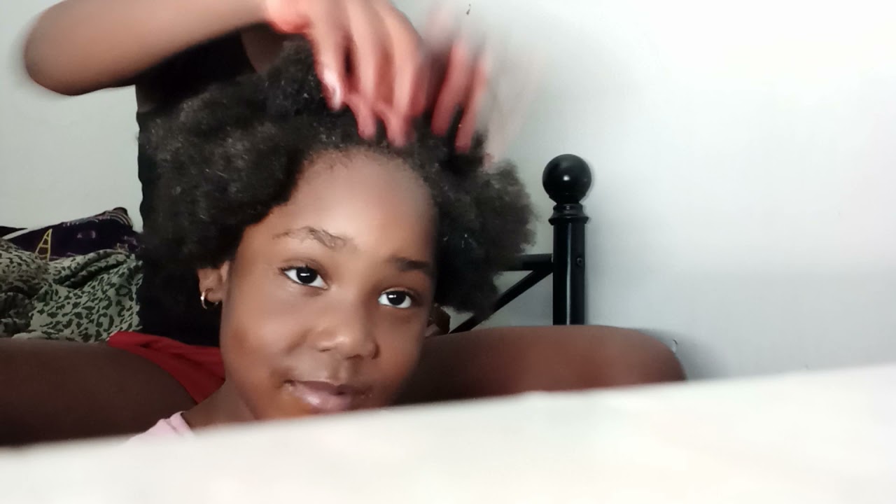 doing my little sister's hair 🖤