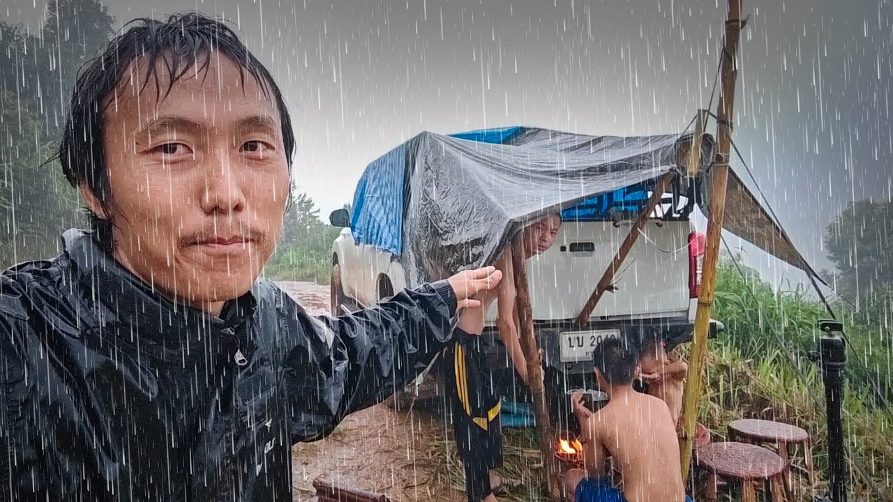 พาลูก2ปีกว่าและหลาน2คนไปแคมป์ปิ้ง ฝนตกหนักเปียกกันหมด แต่ก็นอนหลับได้สบาย ป่าทะเลหมอกสวยงามมาก
