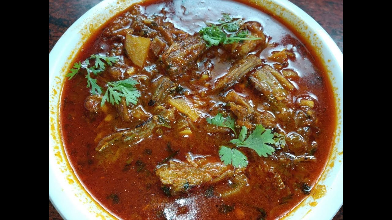 झटपट सोप्या पद्धतीने  तयार करा झणझणीत स्वादिस्ट सुक्या बोंबलाचे कालवण Suke Bombil  Dry Bombay Duck