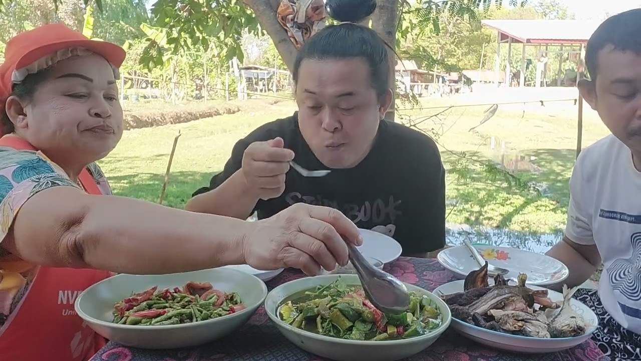 แกงหน่อไม้สูตรเข้มข้น ตำถั่วเผ็ดๆทอดปลาแห้งกับข้าวเหนียวร้อนๆอร่อยสุดๆ