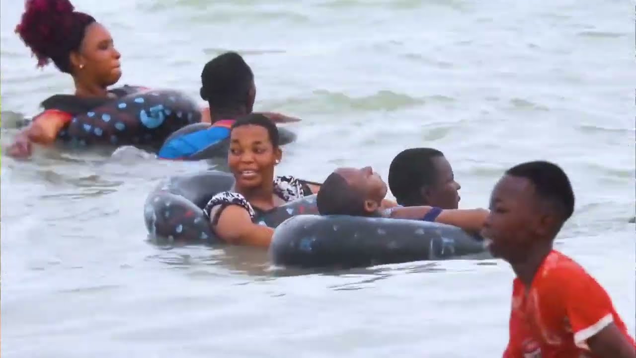 Mombasa beach boys crazy activities. So humiliating for girls #comedy #prank #humour #millionviews 