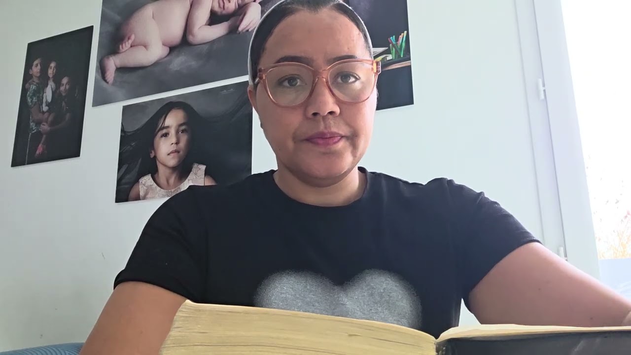 Leitura do livro primeira epístola universal do apóstolo JOÃO