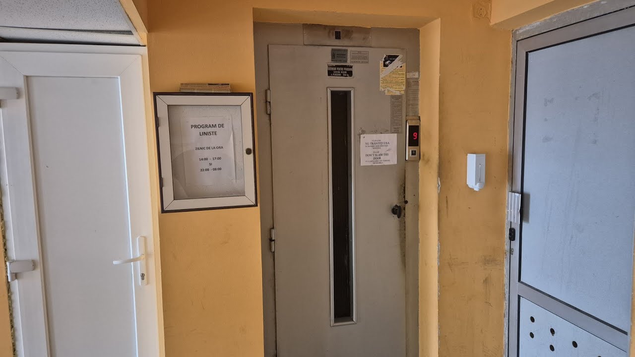 (Inner doors issues) 1964 modernized IFMA traction lift @ Piața Victoriei 8, Deva, Romania