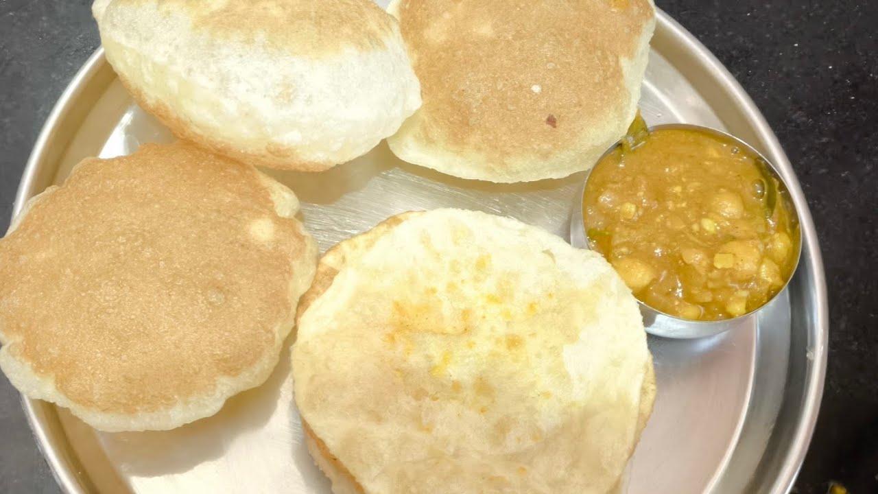 பந்து போல் ரவா பூரி, ருசியான சன்னா மசாலா. Crispy Rava poori, tasty Chana masala