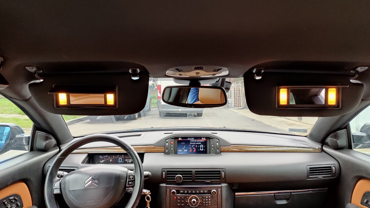 Citroën C6 modyfikacje wnętrz. Czarna podsufitka, poprawiony tunel środkowy
