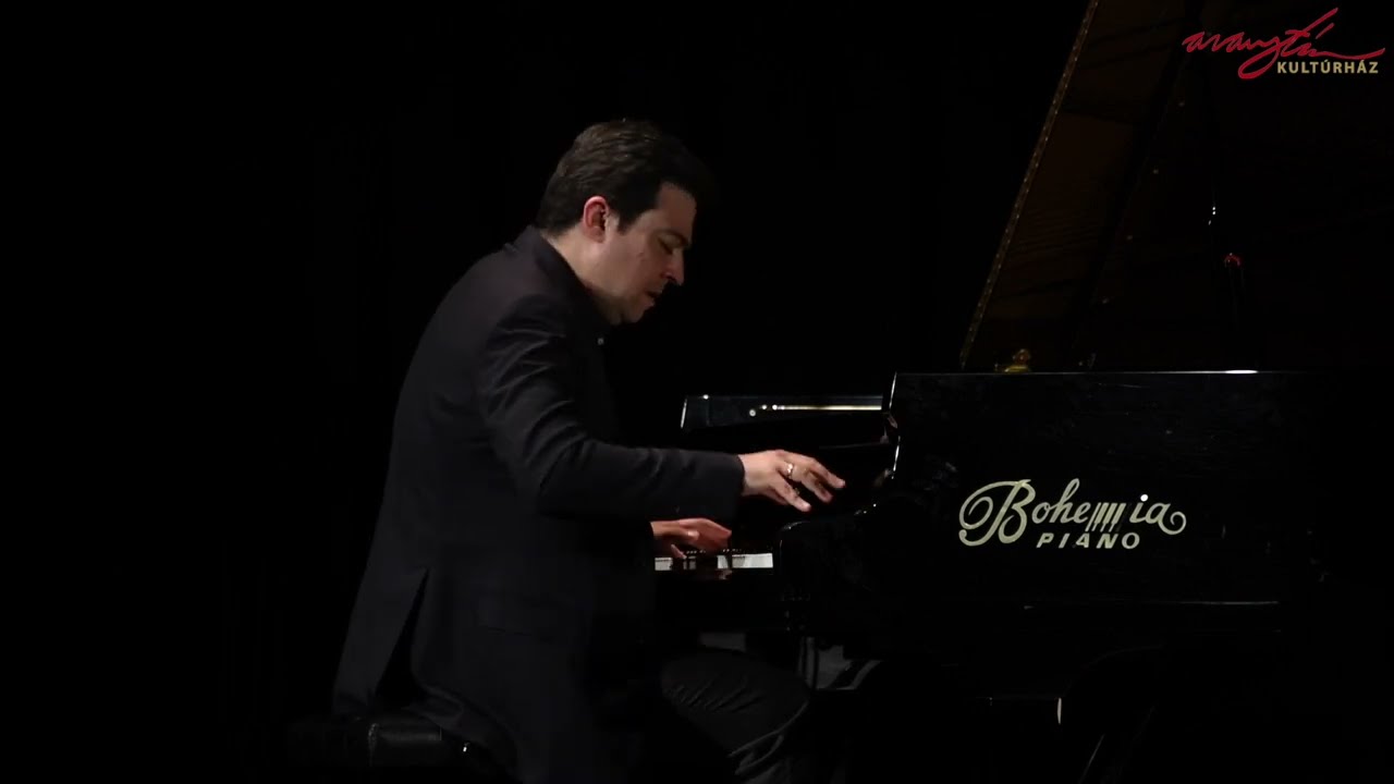 Bal&aacute;zs J&aacute;nos az Aranyt&iacute;zben