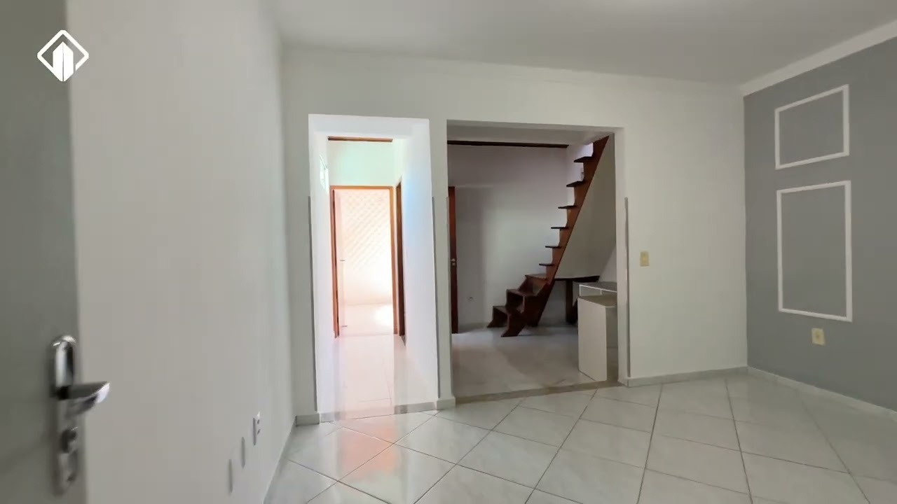 Sobrado Triplex à Venda, 3 Dormitórios + office, 60m², 1 Vaga, Rio Pequeno, Camboriú