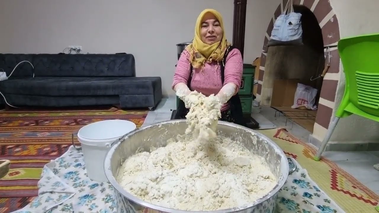 50 KİLO UN 1500 KİŞİLİK KAZANDA YOĞURDUM | 31 SOMUN EKMEĞİ 11 TANE PIRASA ÇÖKELEK PİDE BAŞARDIK