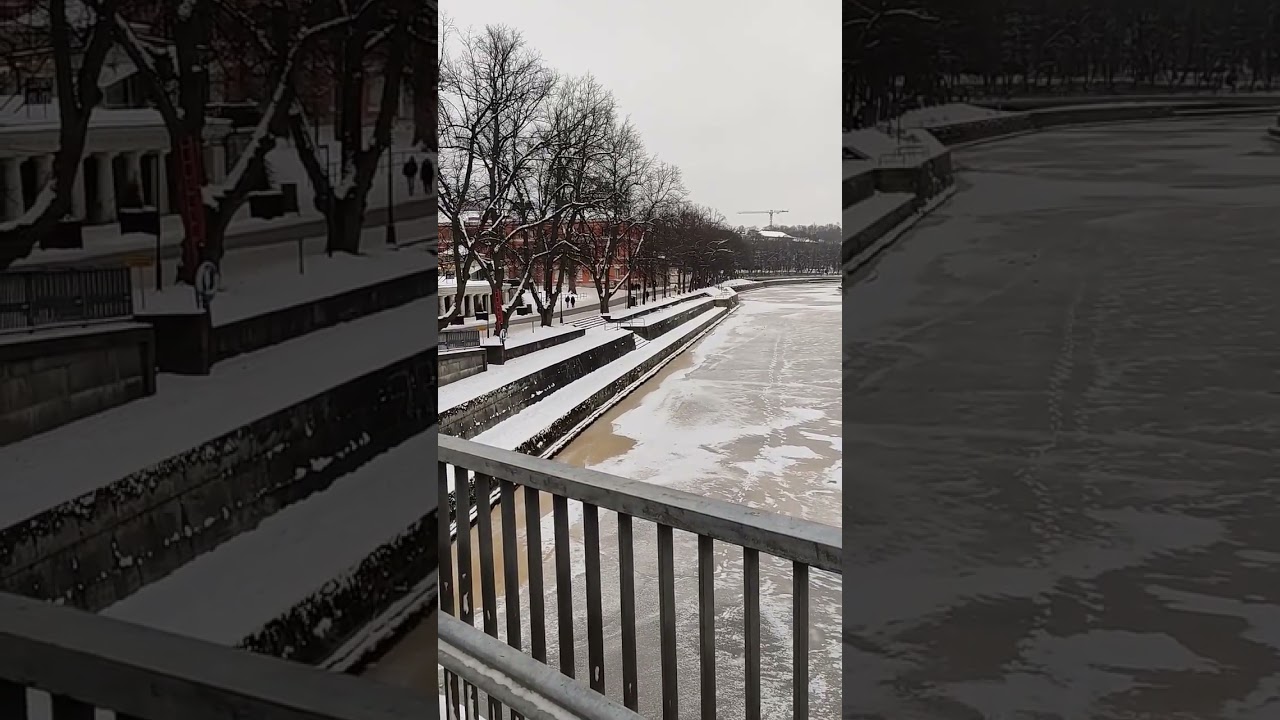 Зимова річка Аура Турку Фінляндія / Winter river Aura Turku Finland