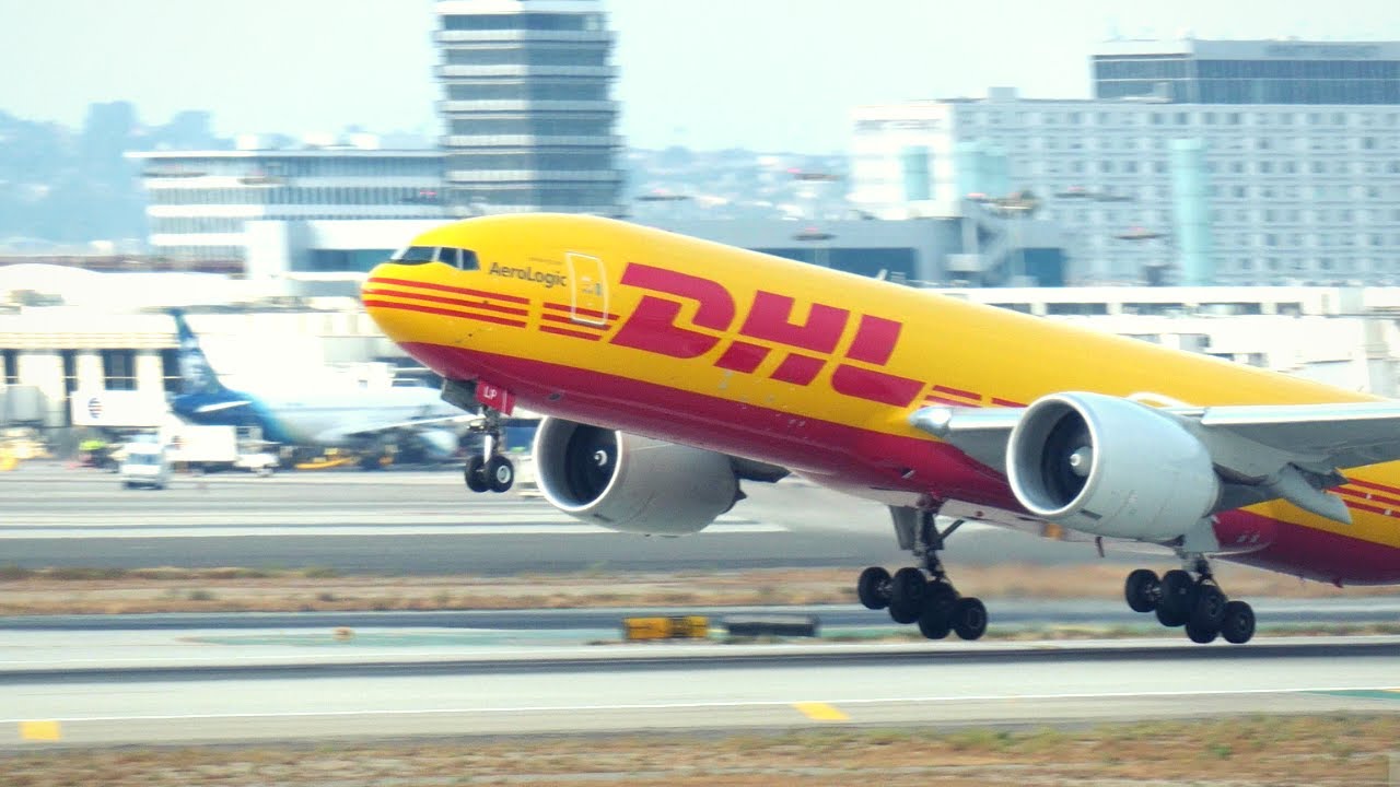 4K DHL Boeing 777-200LR takeoff