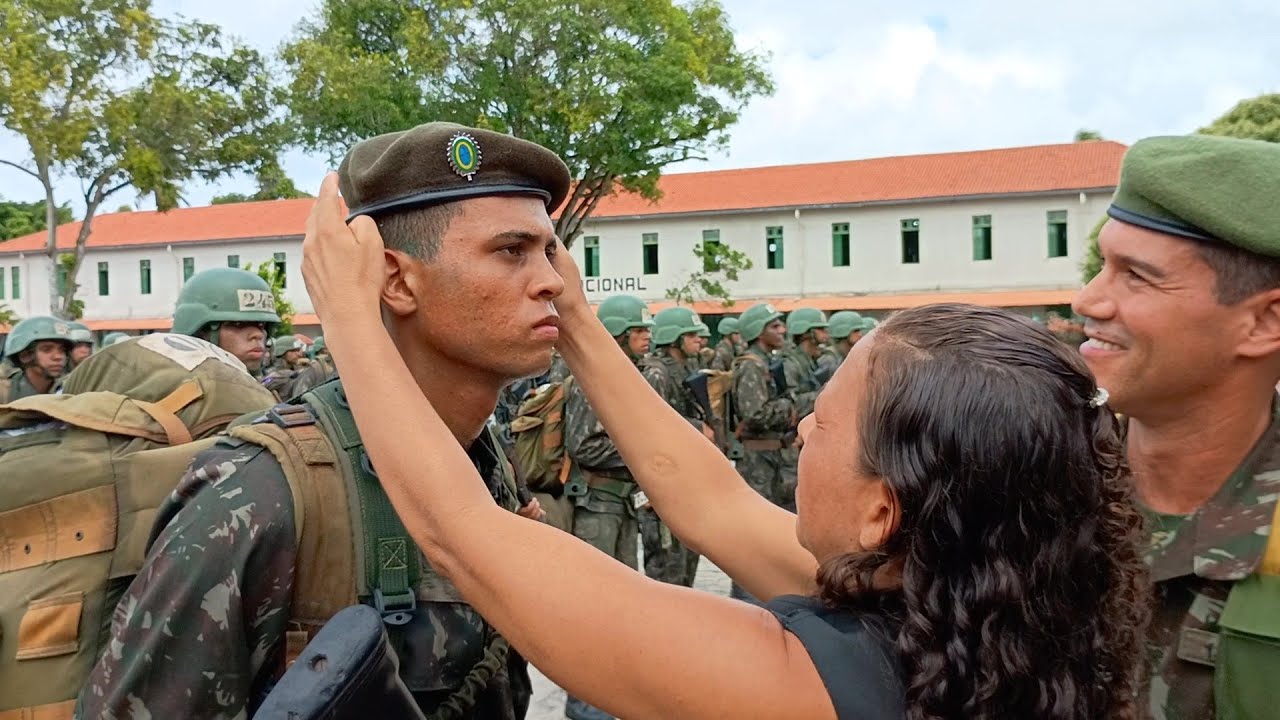 ENTREGA DA BOINA AO EFETIVO VARIÁVEL 2024 DO 15º BI MTZ