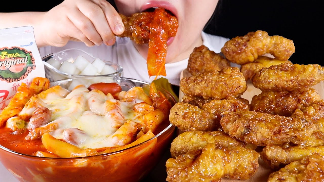 ASMR MUKBANG | Spicy Tteokbokki and Crunchy Honey Chicken | Yeoptteok and Kyochon's Honey Combo