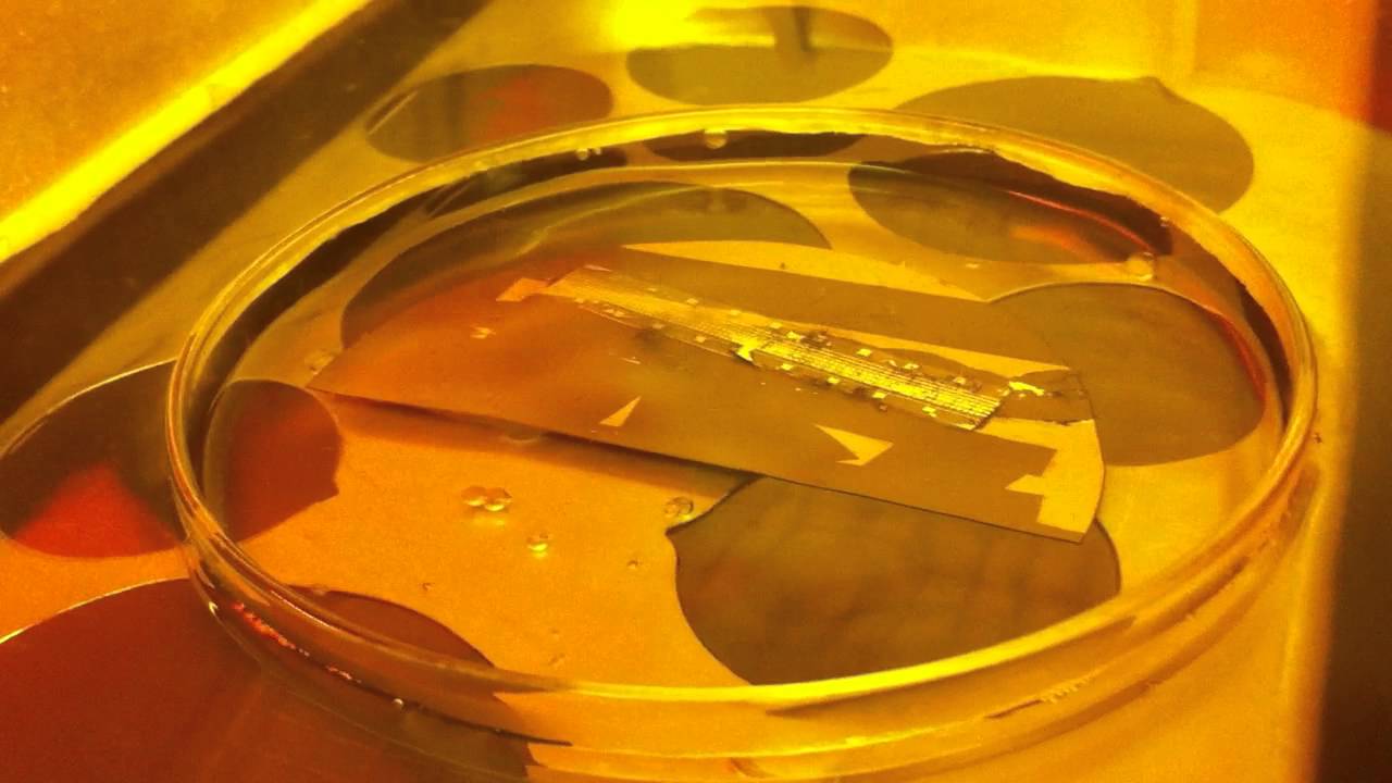 Lift-Off in Ultrasonic Bath