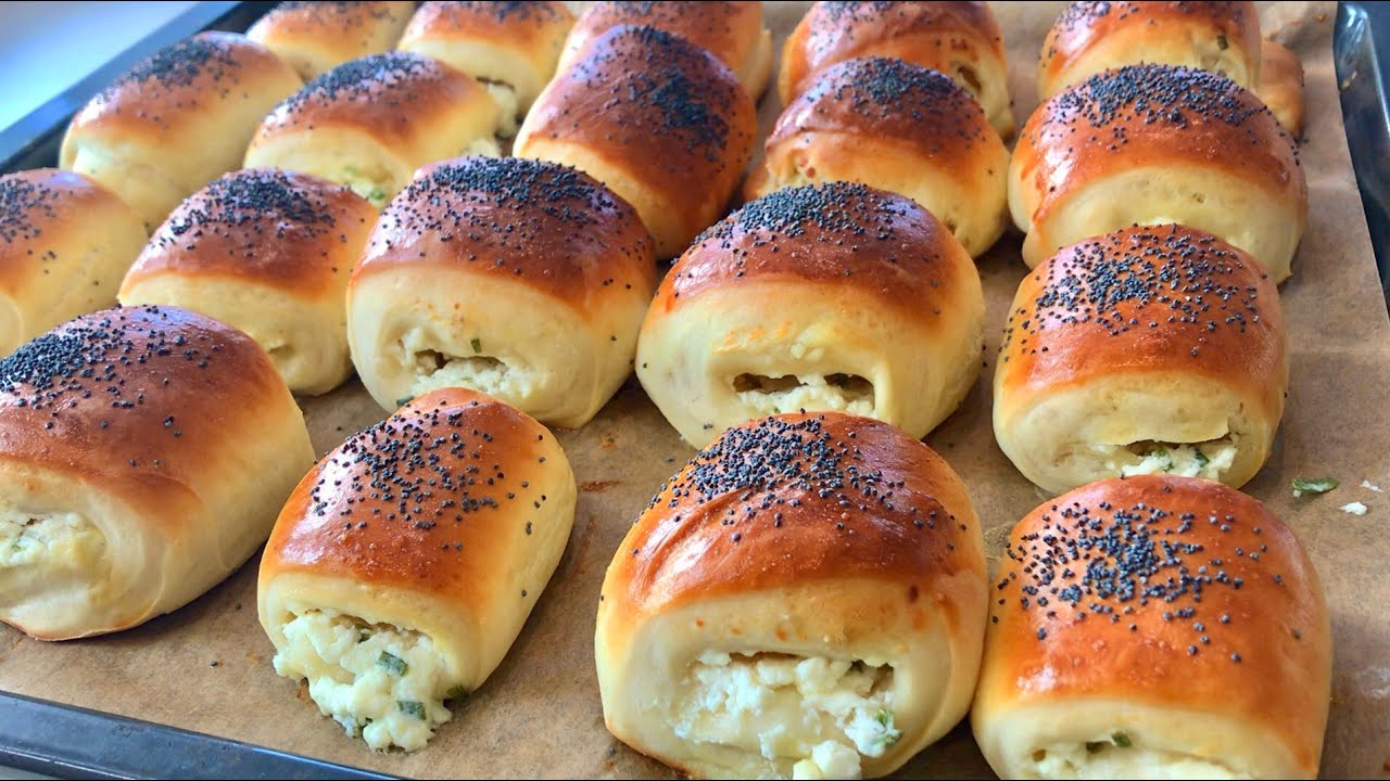 Bułeczki z twarogiem i makiem - cottage cheese buns with poppy seeds -پاتيه بالجبنة بعجينة قطنية