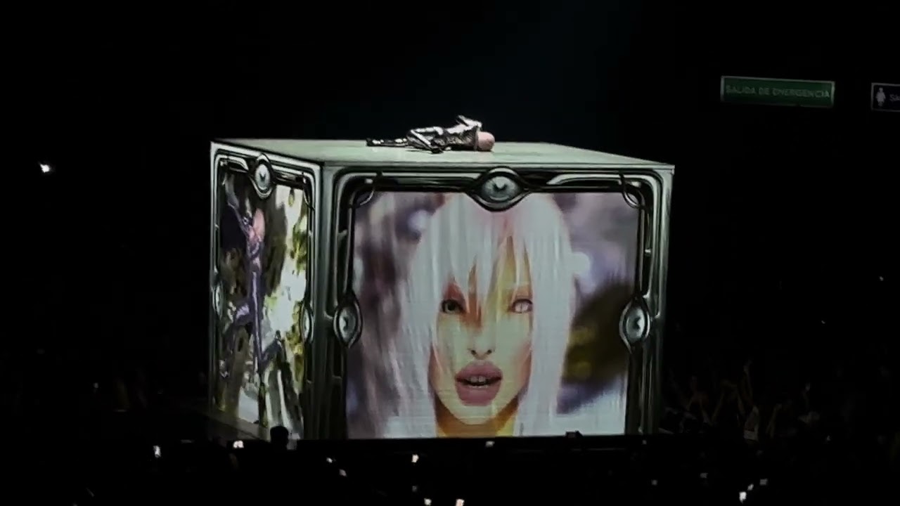 MADONNA en Mexico - Bedtime Story (Live from Palacio de los Deportes, Mexico City) 20/04/24 - 4K