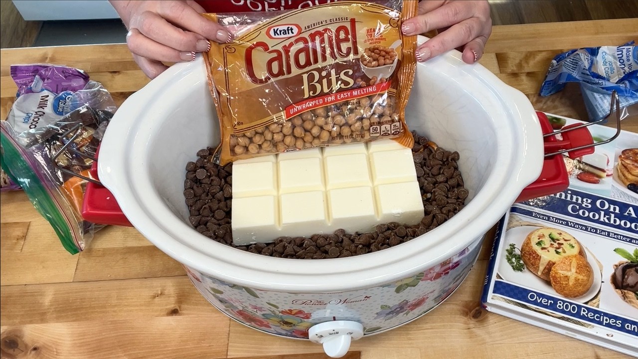 This Crockpot Caramel Pretzel Bark Never Fails, Here's Why!