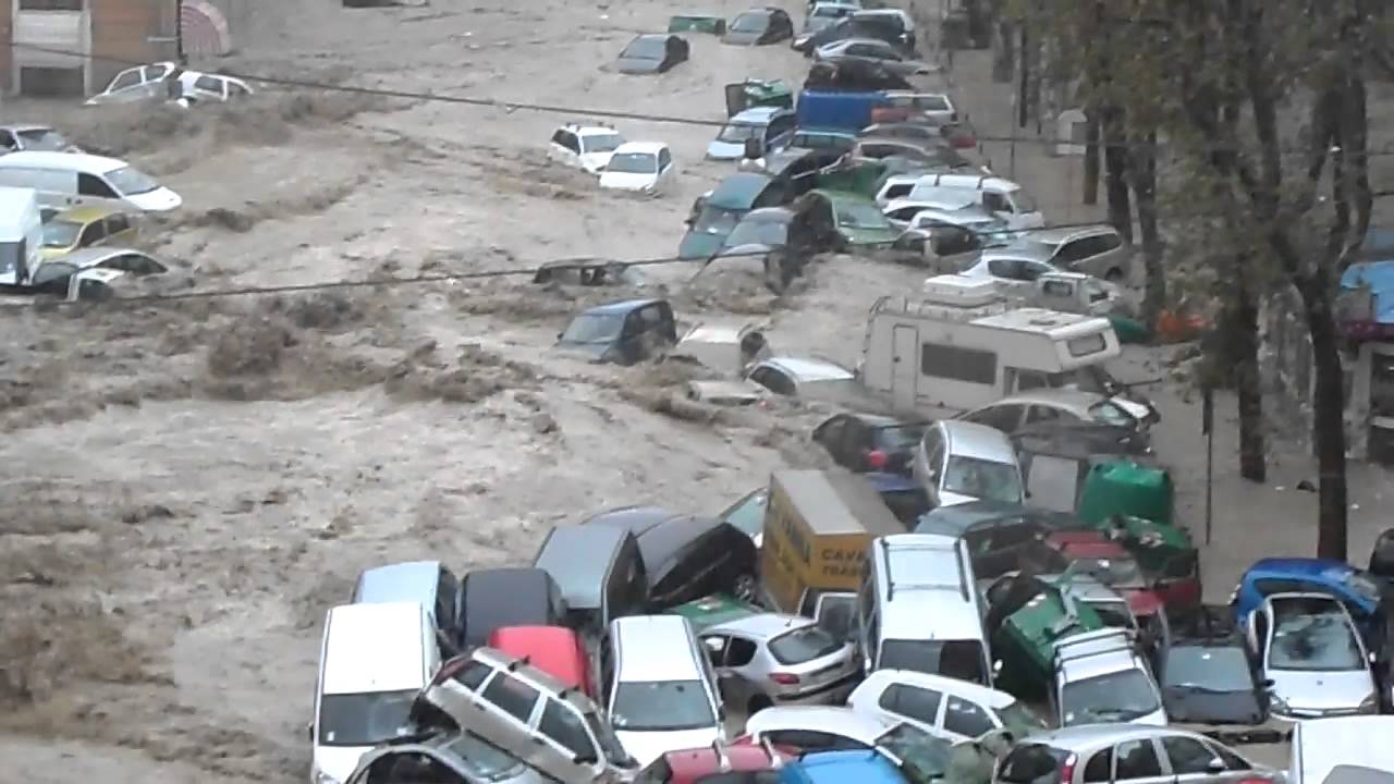 Alluvione Genova 4/11/2011 - Piazza G. Ferraris