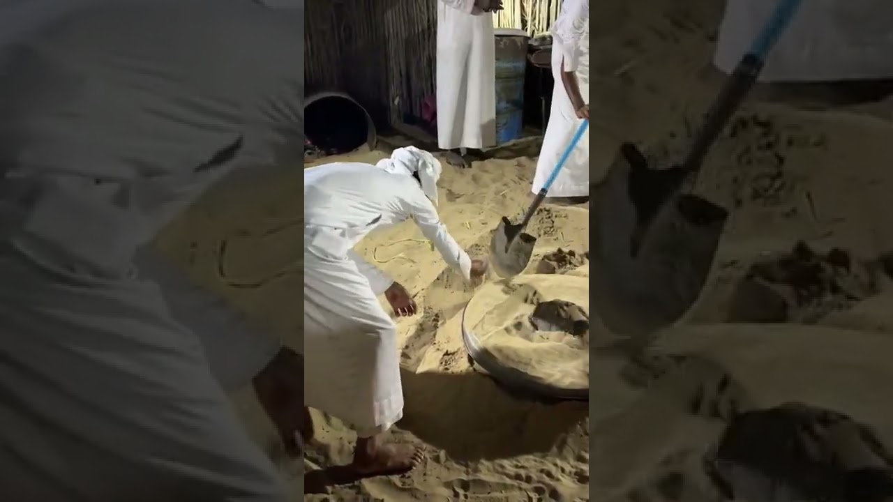 Typisch arabisches Beduinen Dinner in der W&uuml;ste auf einer traditionellen Kamelfarm 🐪