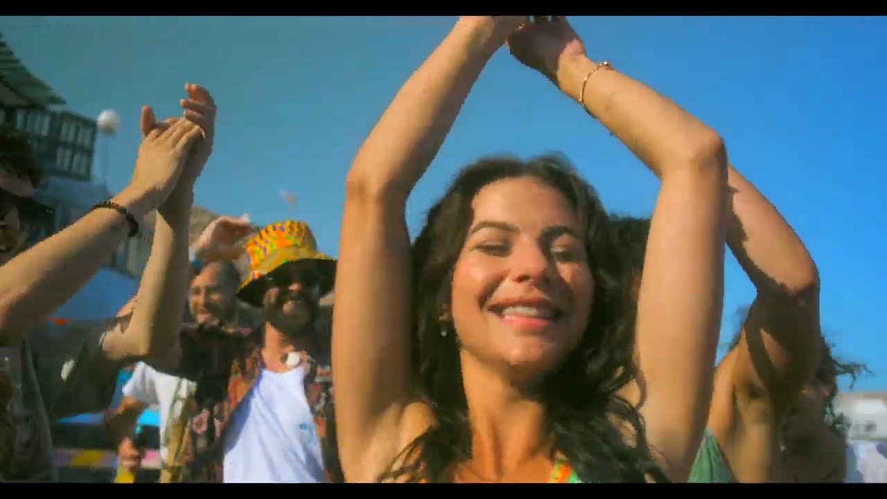 EL Vega Life ☀️ Voy A Besarte (Videoclip)