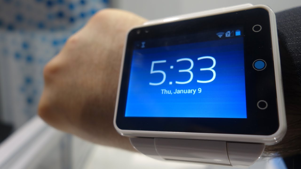 Neptune Pine First Look (Android Smartwatch/Phone)