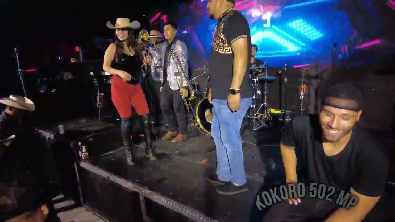 VIRY SANDOVAL EN EL TORITO