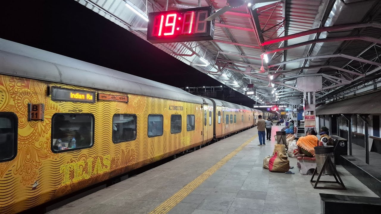 Arrival & Departure of Bhubaneswar New Delhi Tejas Rajdhani express from Anara📍