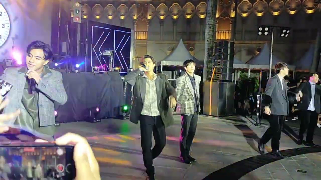 BGYO "Best Time" and "Tumitigil ang Mundo" performed at Venice Grand Canal Mall for Myx Awit Awards