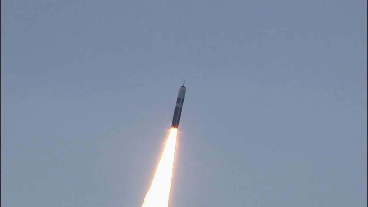 DASO 27 launching a Trident II UGM 133A on USS Maryland