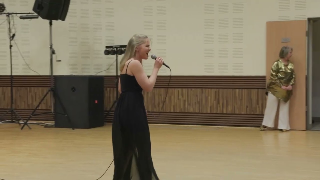 Iváncsics Noémi ének 2 Aranybál 40 2026