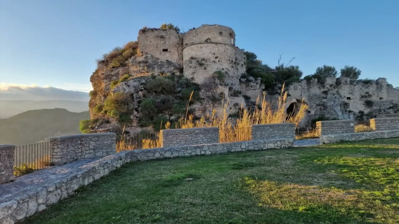 PODCAST - Gerace: Dal Volo dello Sparviero al Borgo Incantato