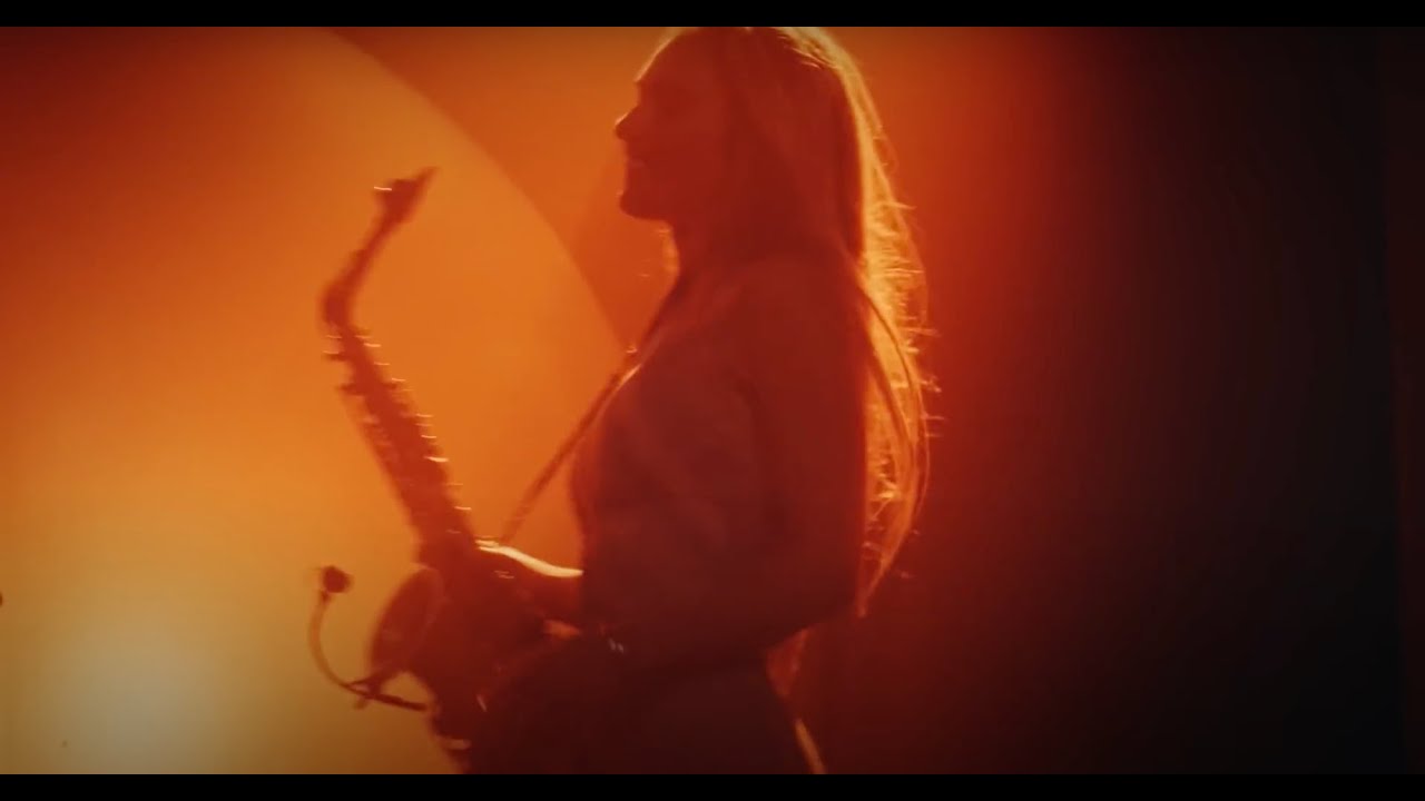 Laura Misch - Hide To Seek (Live at EartH Hackney)