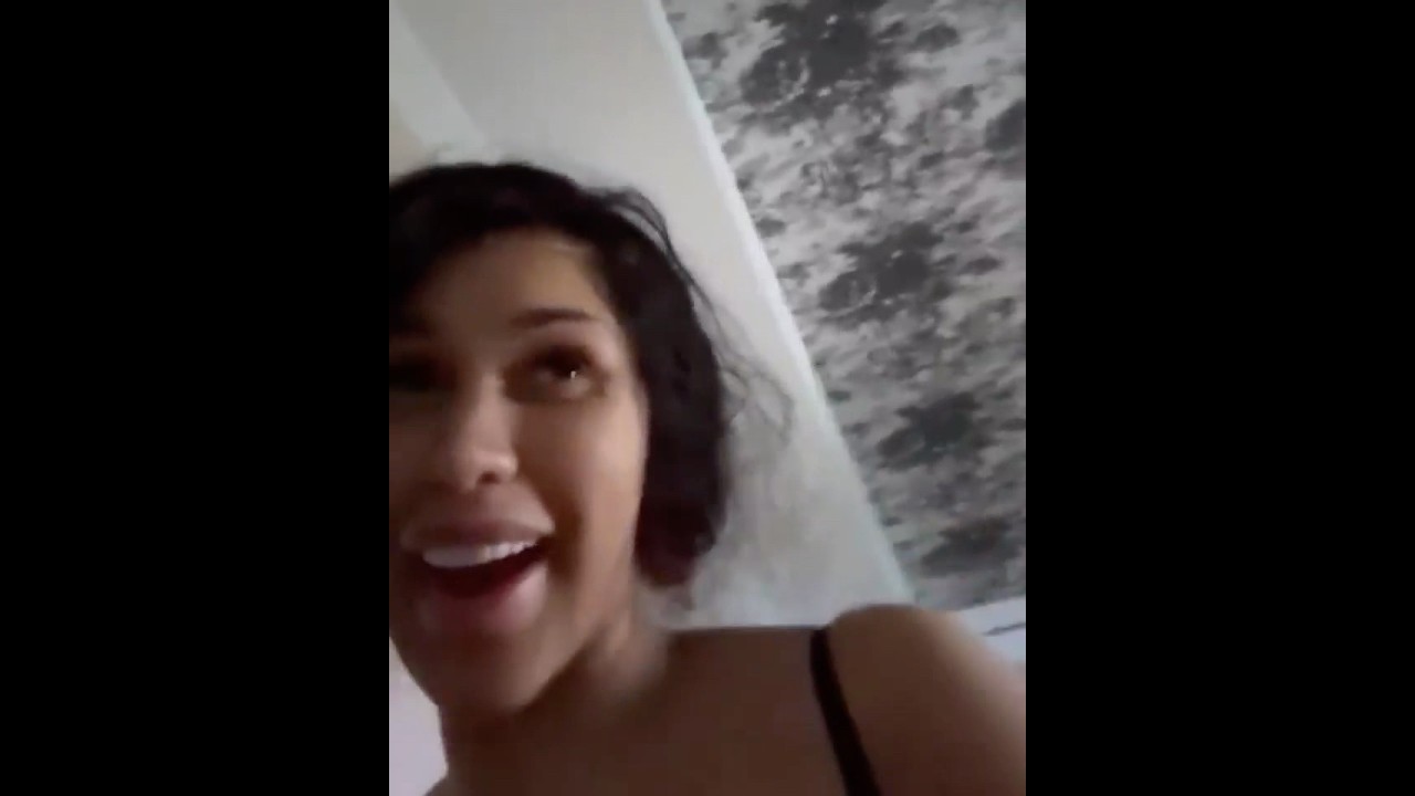 Cardi B Catches Son Wave Singing Her Favorite Artist Song! 🗣
