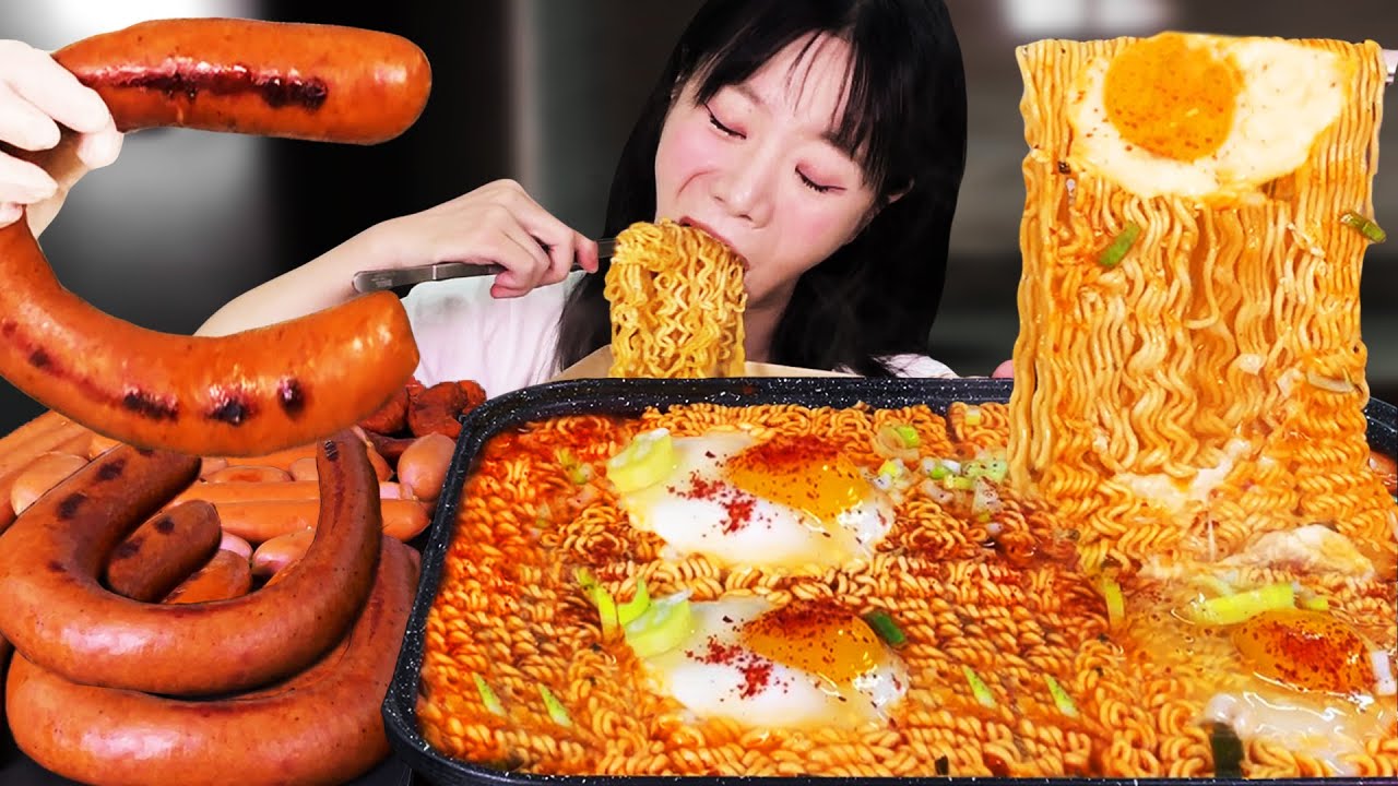 Острая лапша с гигантской колбасой из колбасы🔥 и сырным соусом МУКБАНГㅣеда-шоуㅣАСМР