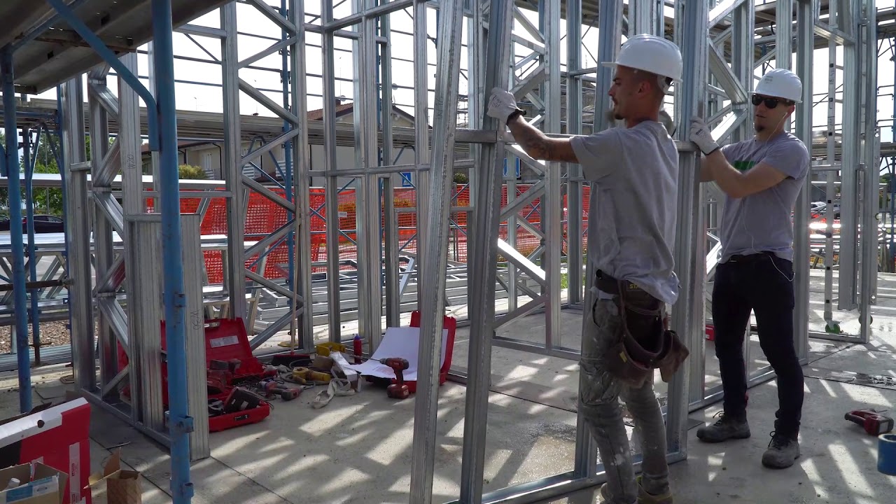 Costruzione Casa in Acciaio iHouse - Montaggio Pareti