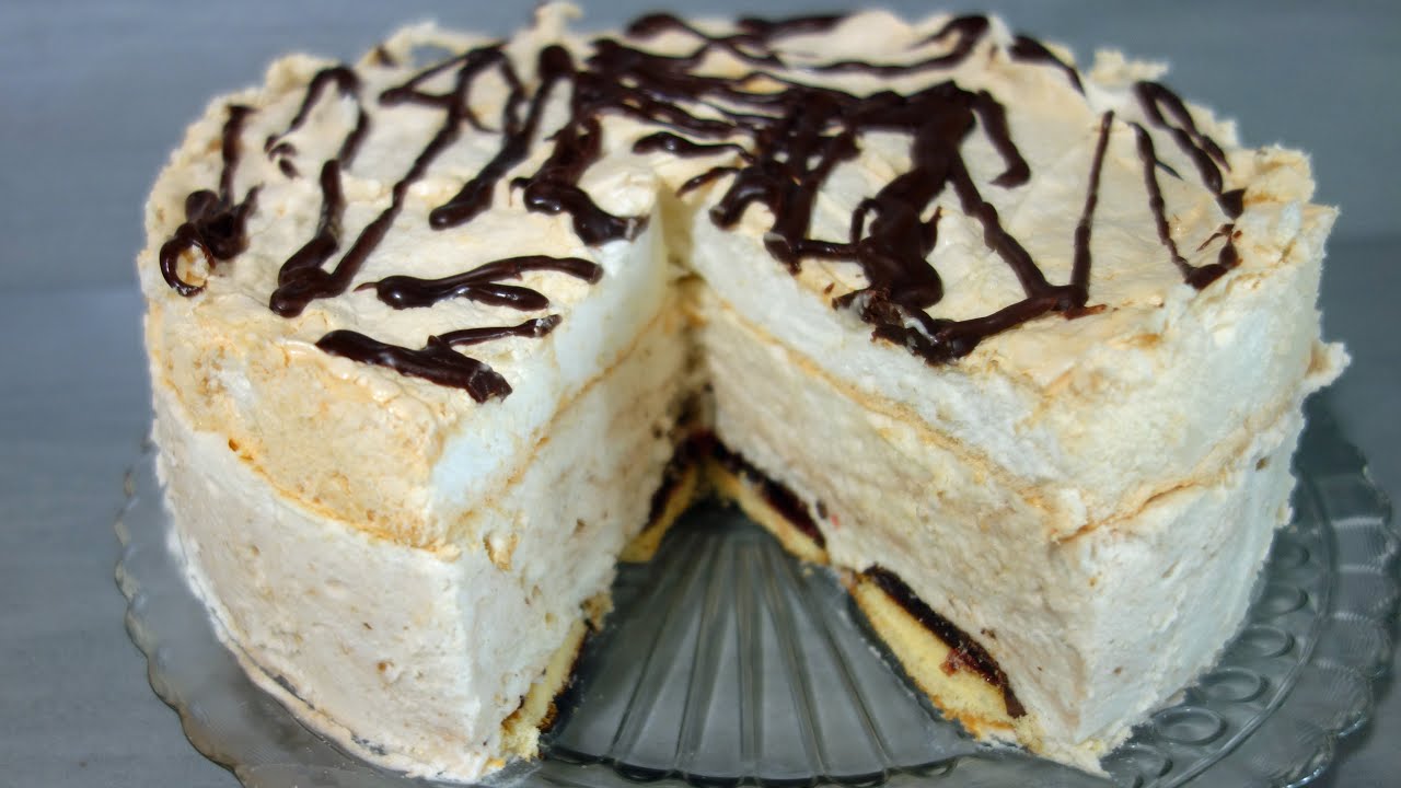 Tort bezowy urodzinowy ! Z okazji moich urodzin polecam szybkie bezowe ciasto z bananami !