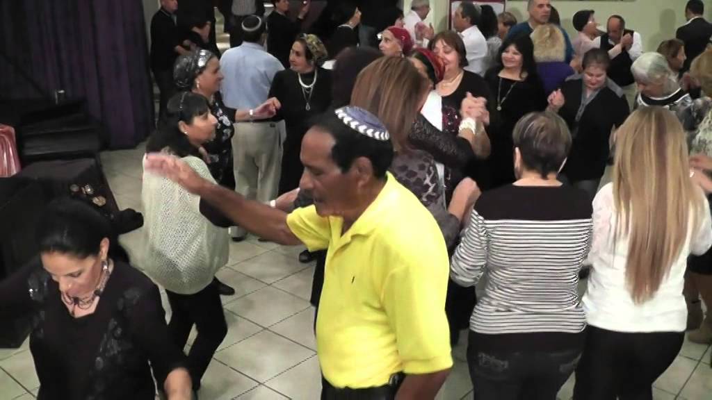 יששכר משה בהופעה בפסטיבל תימני מזרחי במלון ליאונרדו קלאב בטבריה דצמבר 2014