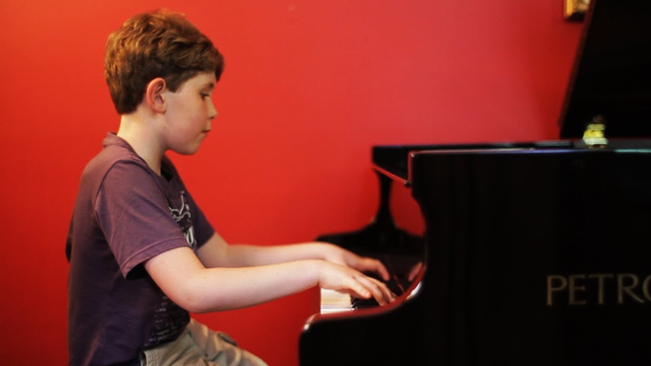 Awe-Inspiring 9-Yr-Old Piano Prodigy