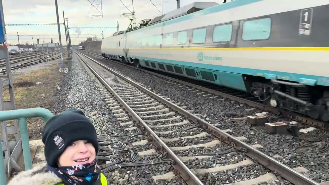 Vlaky Praha Hostivař a Běchovice střed. Najbrt hned na úvod!