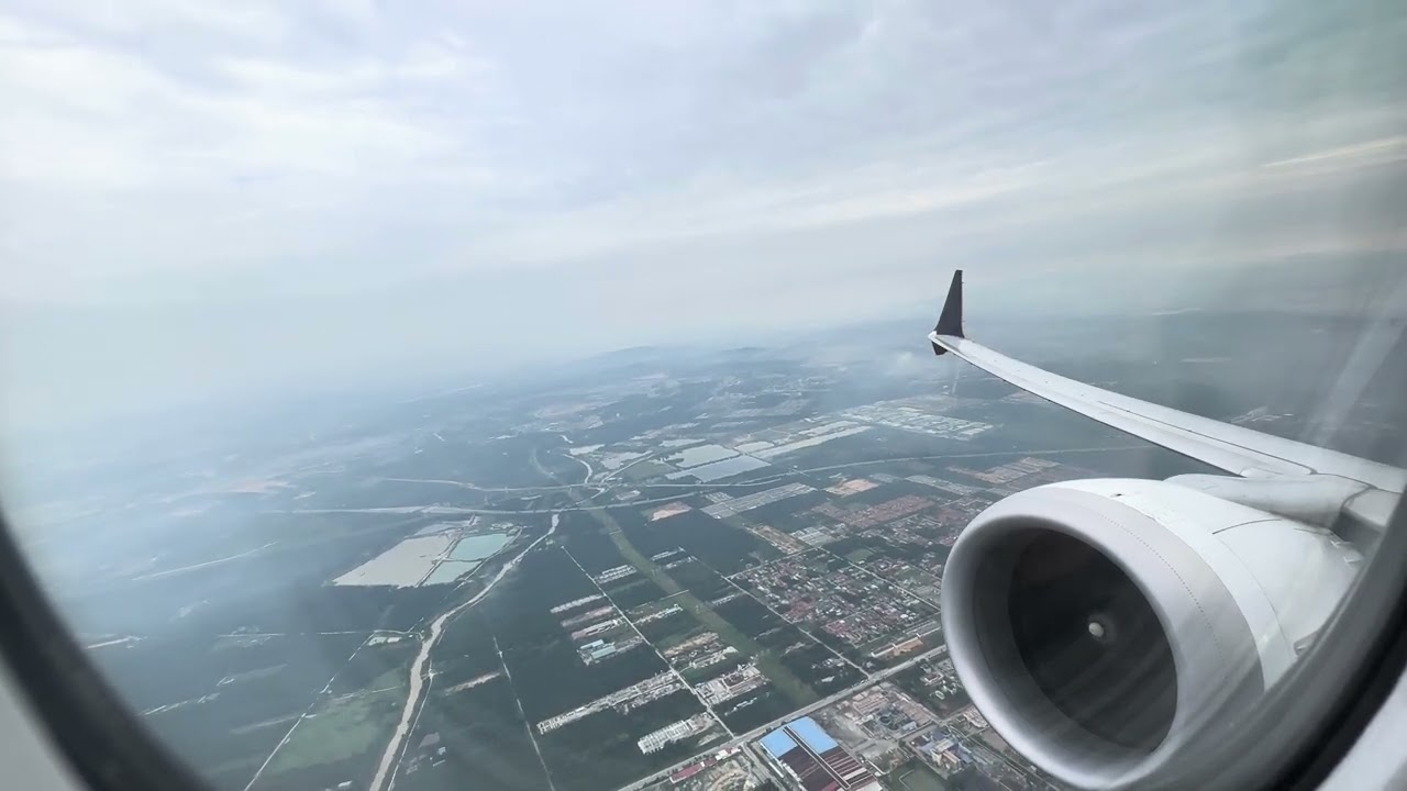 Singapore Airlines Boeing 737 MAX 8/B38M CFM LEAP-1B takeoff from KUL/WMKK