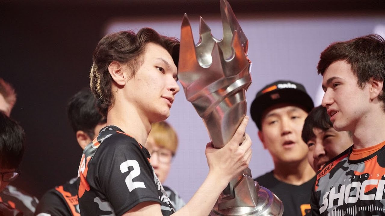 High School Drop Out Turned Esport Millionaire: The Story of Sinatraa